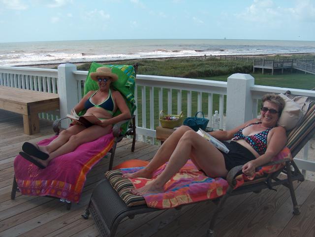 Molly & Candy -- bikini babes!