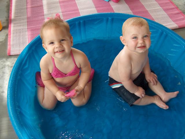 Charli & Jonathan say cheese!