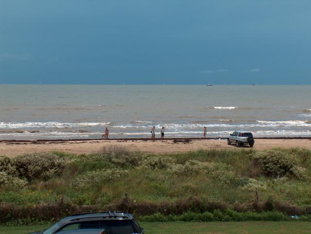 Yep, there are the girls in bikinis! Strangely enough, they tried to catch the balloons, too!