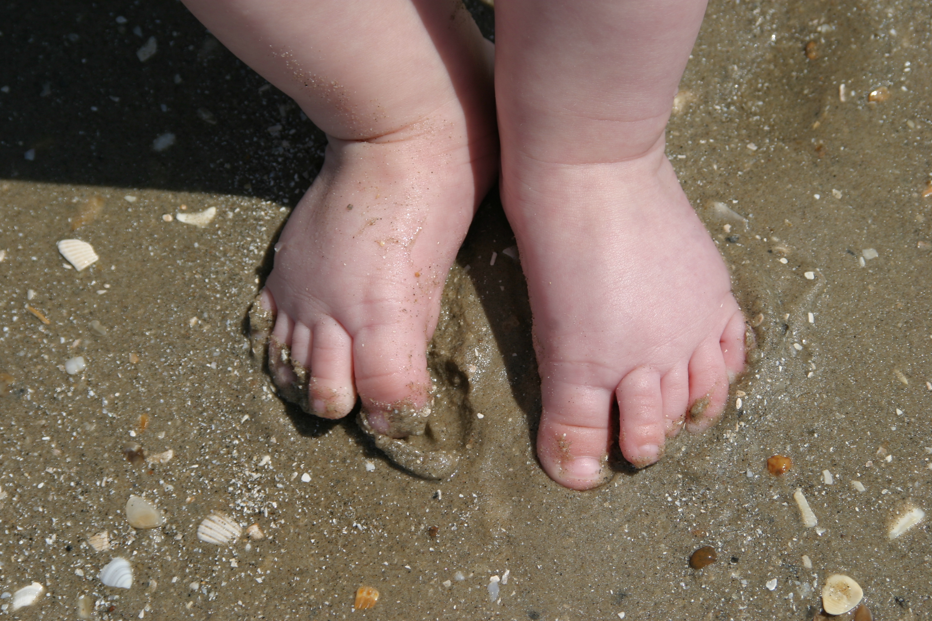 Digging his toes in!