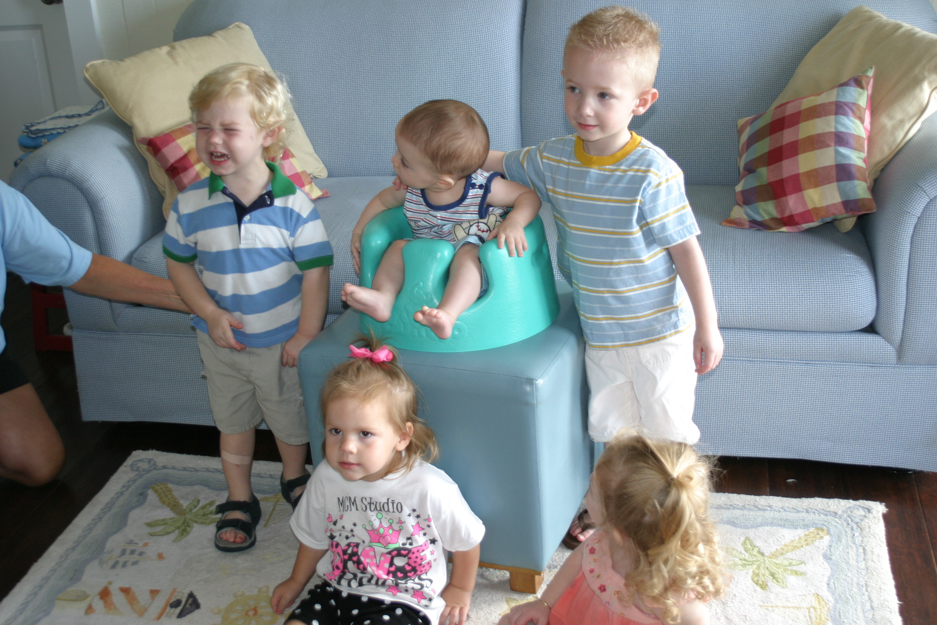 Trying to get a picture of 5 kiddos = chaos!