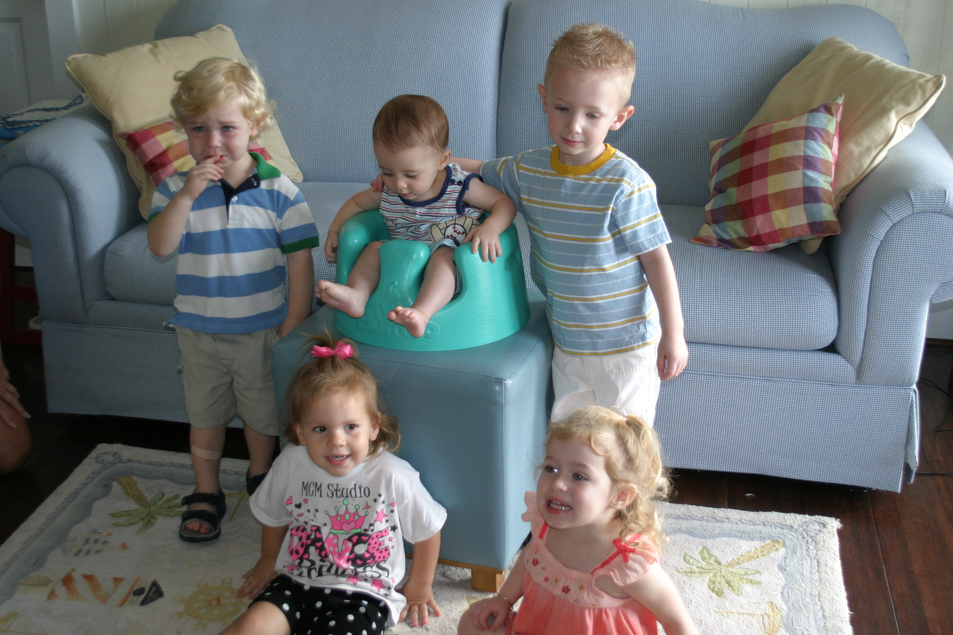 Trying to get a picture of 5 kiddos = chaos!