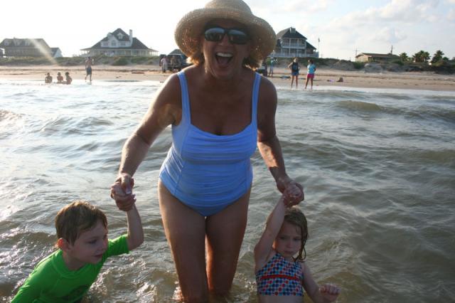 Say cheese, Hot Mimi!