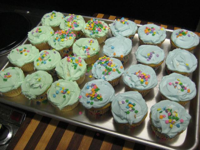 Mmmm, cupcakes! ~ April 12, 2009