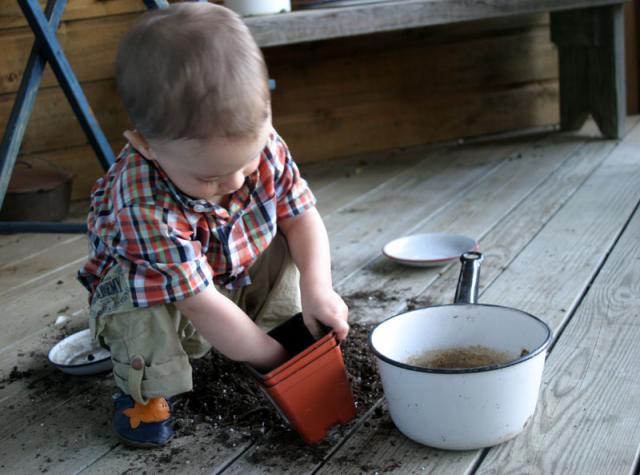 Playing in the dirt ~ May 13, 2007
