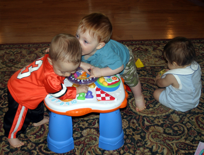 Cousin playtime! ~ September 23, 2006