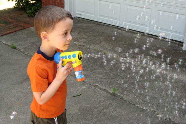 He's serious about his bubbles ~ June 1, 2009