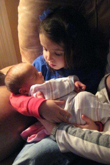 Gracie loves Ollie ~ March 11, 2009