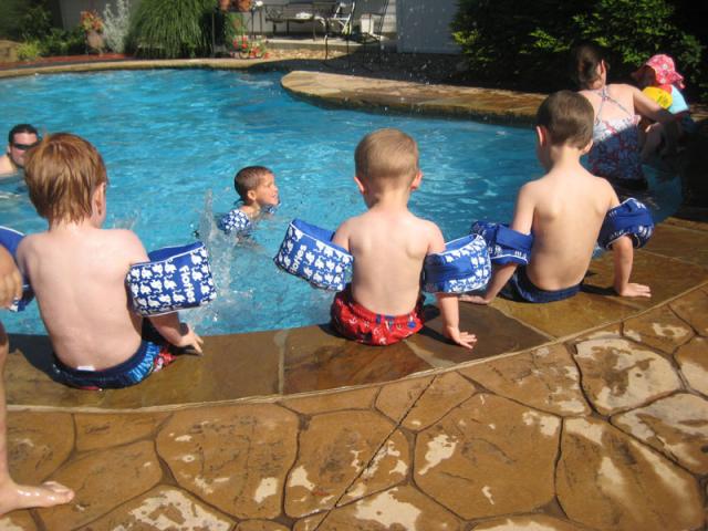 Pool party ~ May 29, 2009