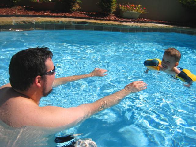 Here I come, Dada! ~ May 31, 2008