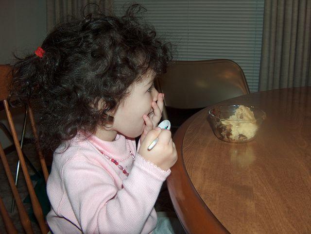 Forget the spoon -- hands work better!