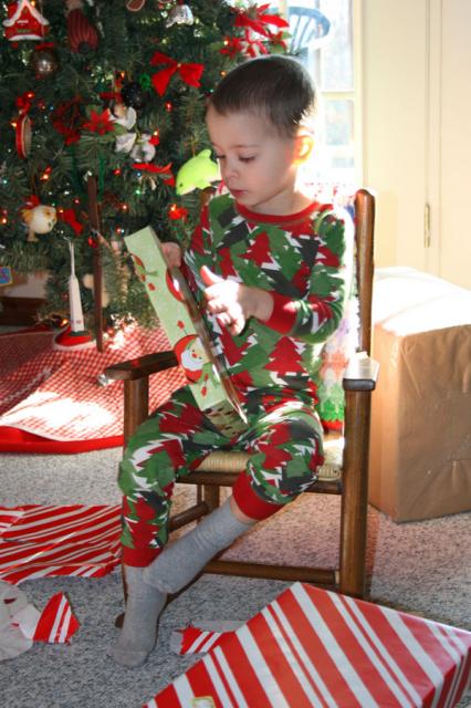 Found a good present-opening chair