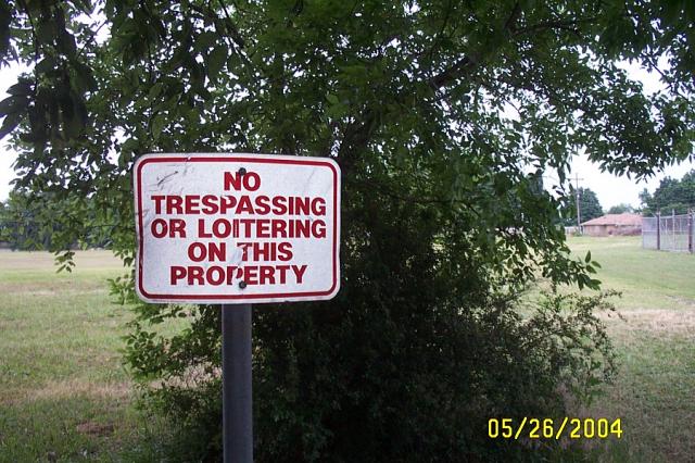 More Playtime with Eddie - and "Eddie's Great Escape!" - May 26, 2004