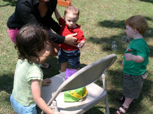 Cousins + Bubbles = Fun!