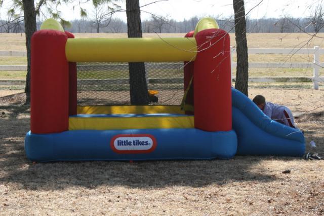 Major takes advantage of everyone else eating cake...