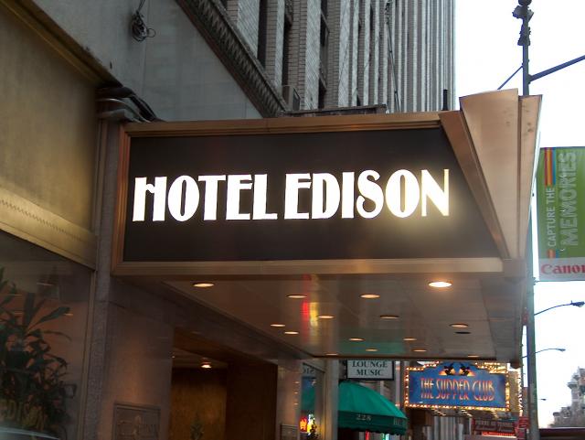 Ahhhh, our new, mouse-free hotel!