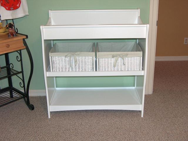 We have a changing table!