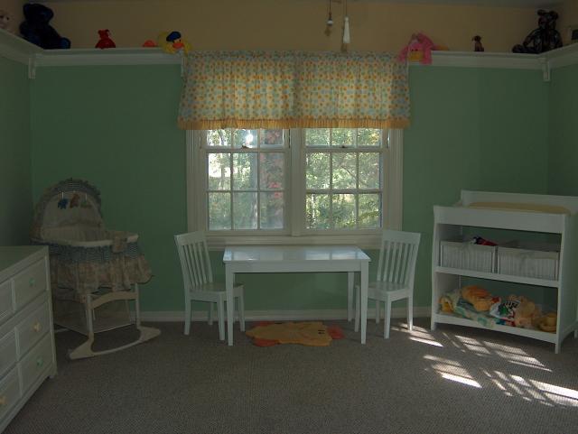 And there's our bassinet, given to us by Abby's cousin. Thanks Jill!