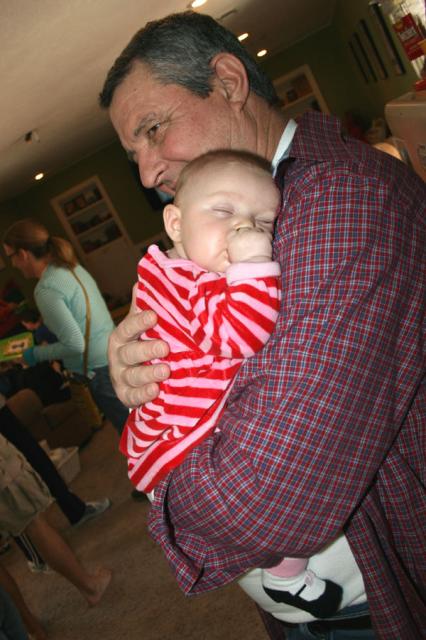 Papa, baby whisperer