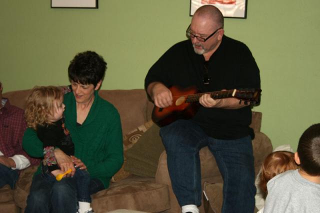 Uncle Mike serenades Aunt Linda and Kaydee