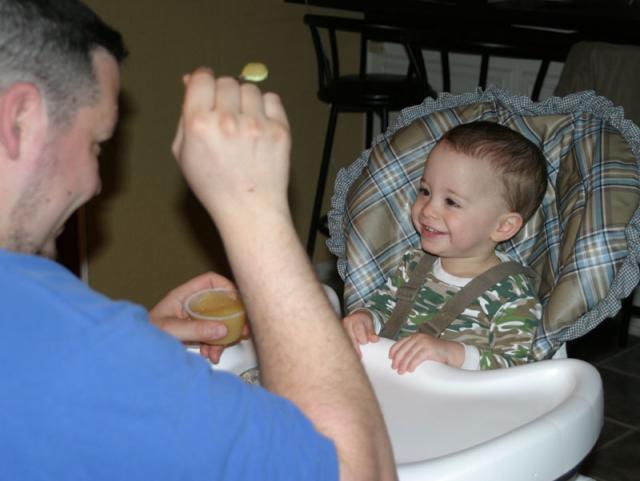 Breakfast: Oatmeal, applesauce and fig newtons. Yum!