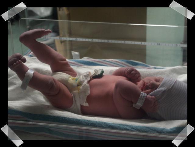 Pic of the Week ~ 11/13/05 (The newest little Cantrell ~ Toren Silas!)