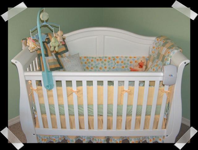 Pic of the Week ~ 12/4/05 (Baby Cantrell's crib)