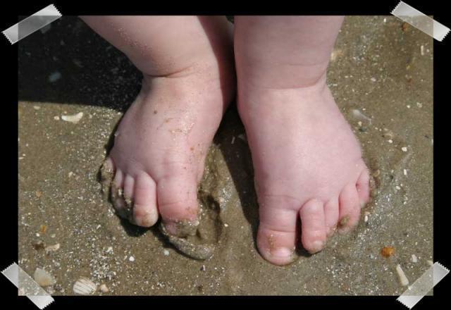 Pic of the Week ~ 7/16/06 (Toes in the Sand)