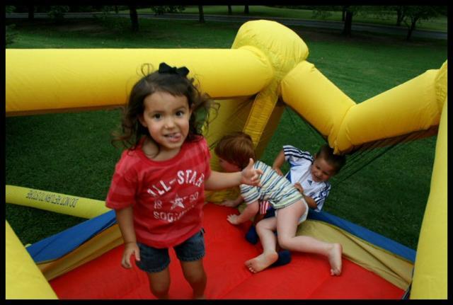 Pic of the Week ~ 8/17/08 (Cantrell Kids Bounce)