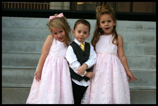 Pic of the Week ~ 9/28/08 (Flower girls and ring bearer)
