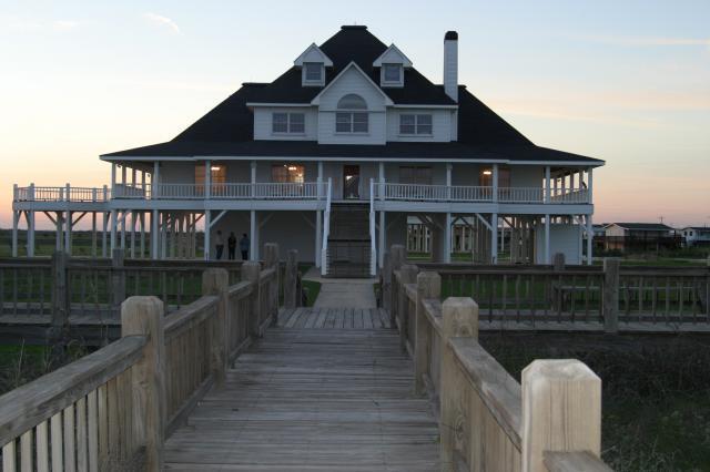 The mansion two houses down from Hotel YaYa